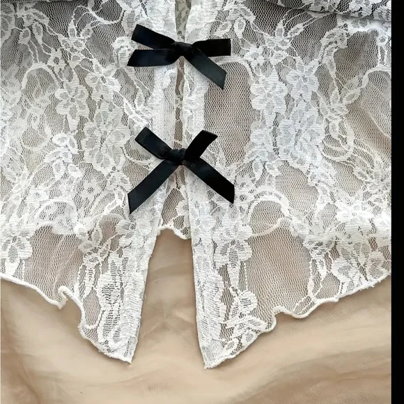 Lace Camisole with Black Accents brand new in package - Picture 5 of 5